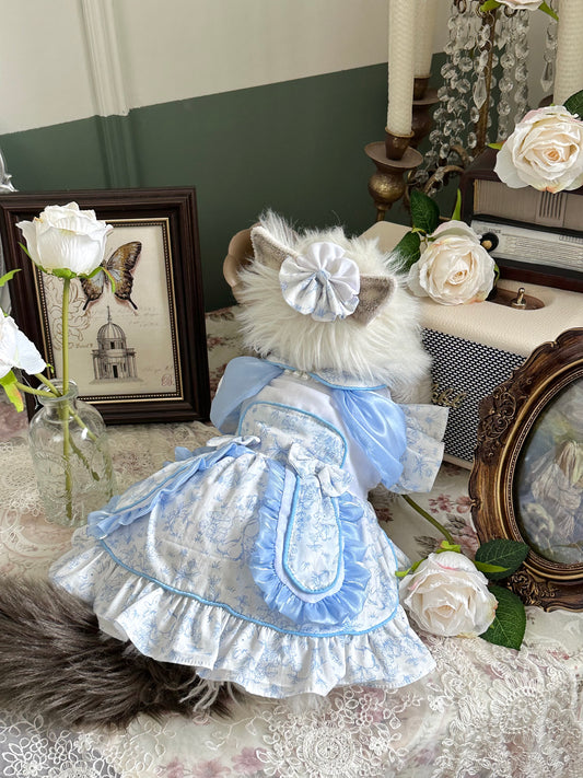PORCELAIN BLUE MAID